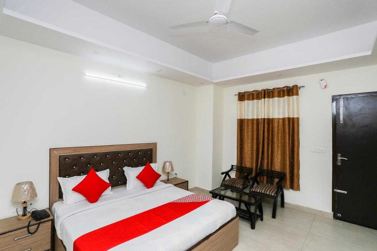 Oyo 35511 Hotel Park View Rohtak Dış mekan fotoğraf