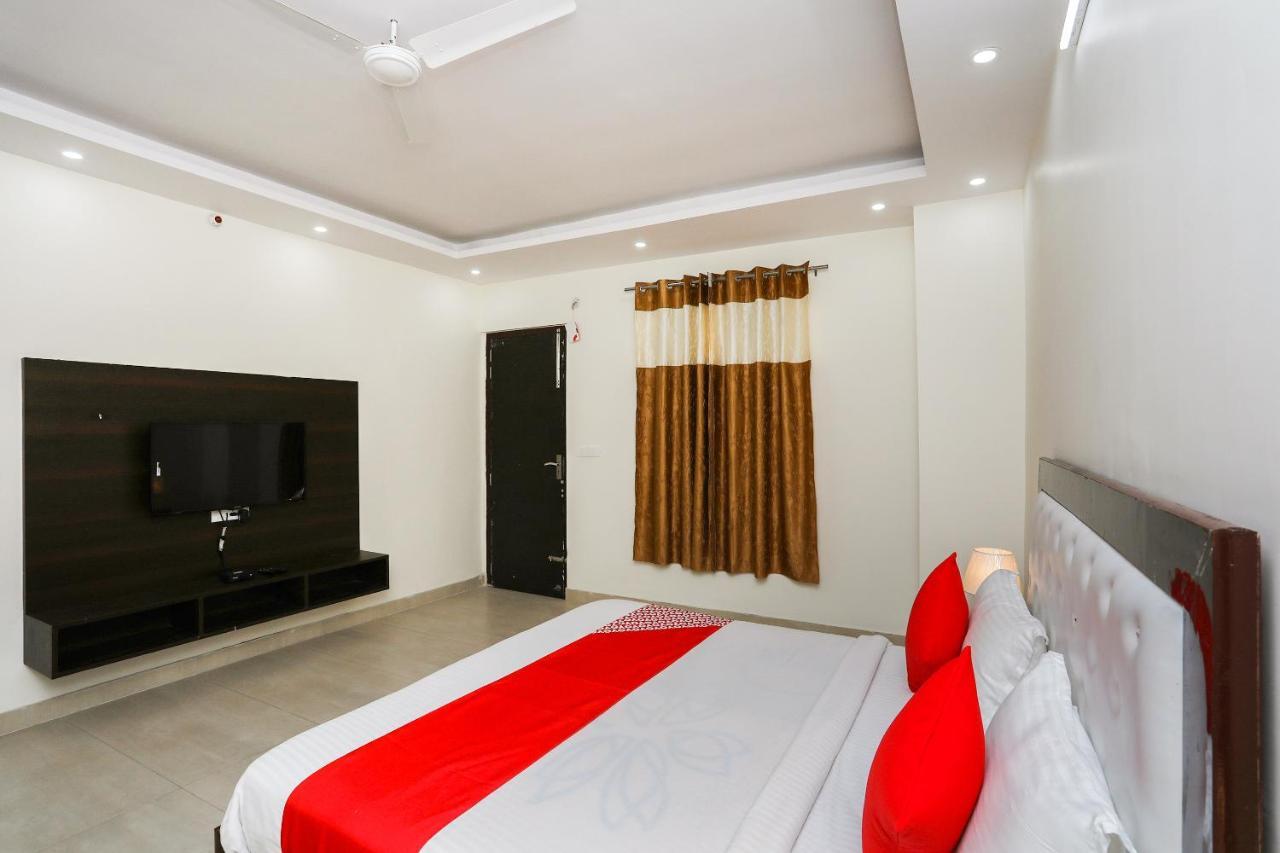 Oyo 35511 Hotel Park View Rohtak Dış mekan fotoğraf