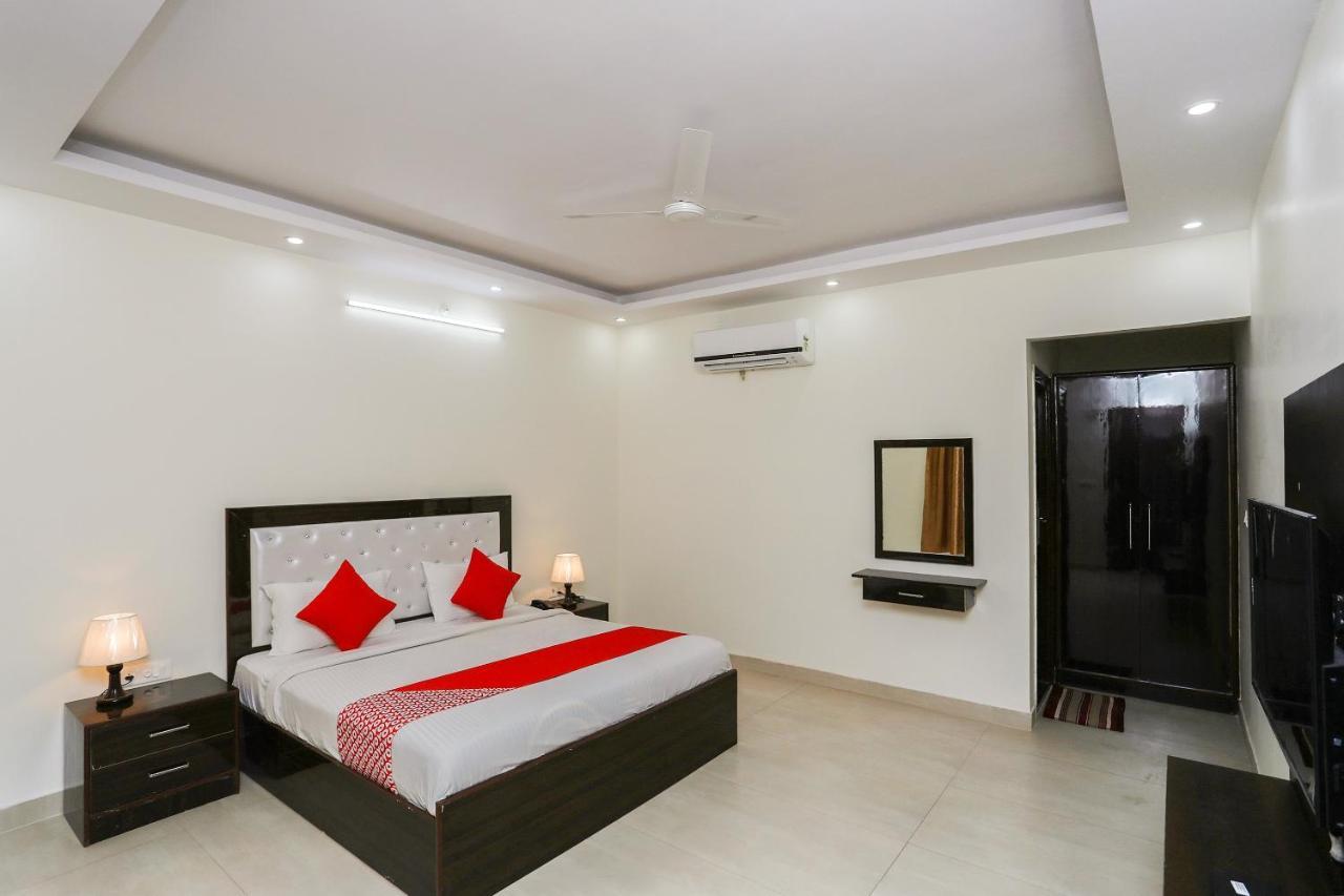 Oyo 35511 Hotel Park View Rohtak Dış mekan fotoğraf